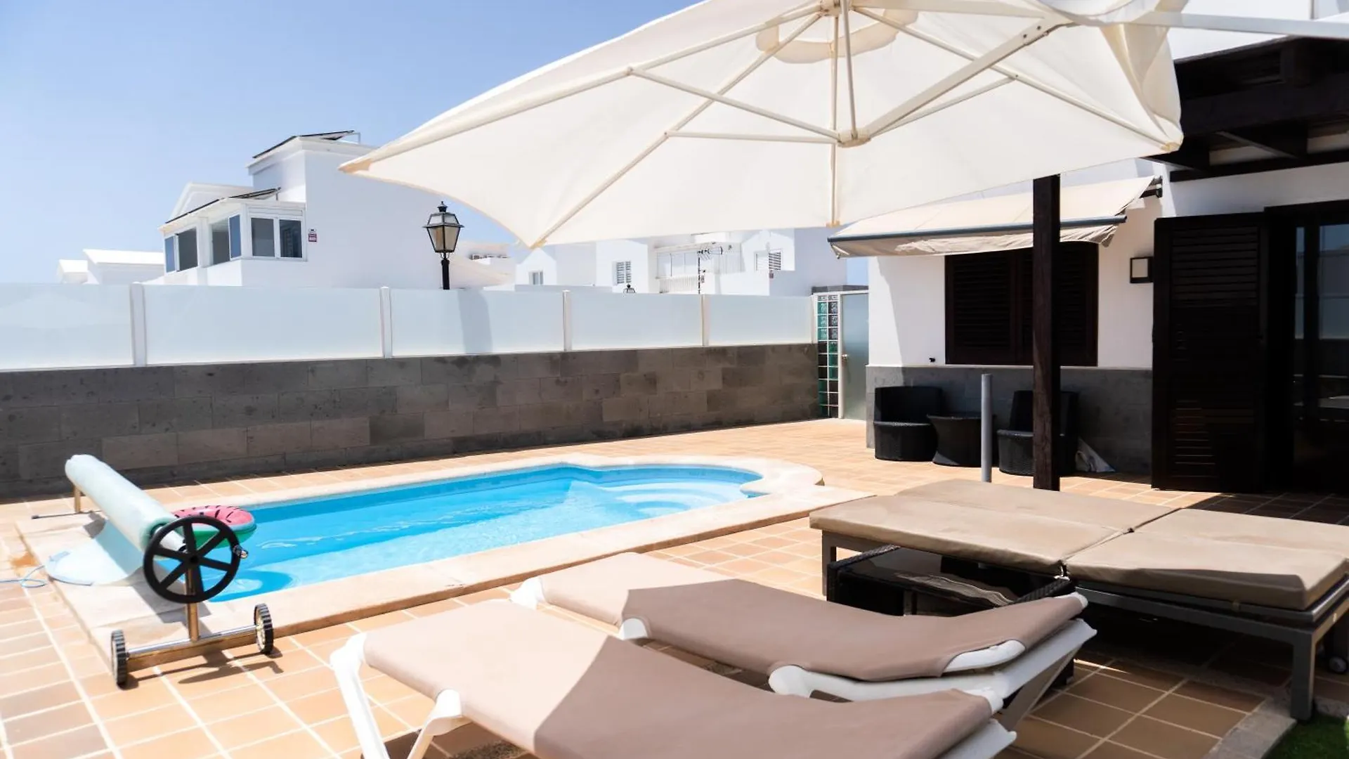 Beautiful And Luxurious Villa With Heated Pool And Free Wi-Fi In Playa Blanca. Playa Blanca (Lanzarote)